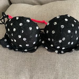 Victoria’s Secret pink